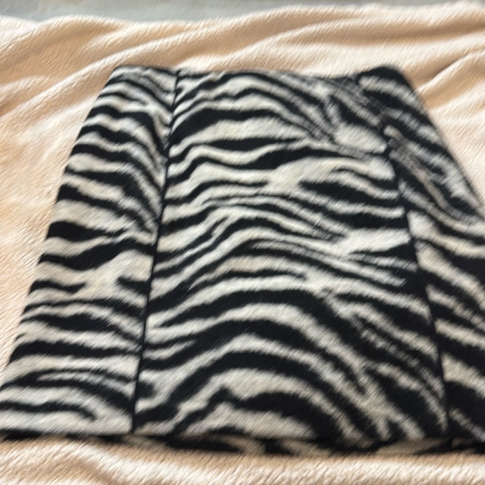Ann Taylor zebra print skirt in a size 8.